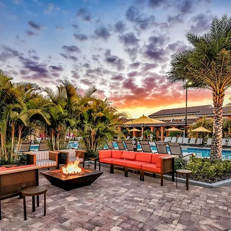Entire Apartment With Spacious King Bed, Pet-Friendly, 15 Min From Parks, Resort-Style Amenities